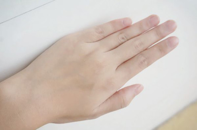灰指甲的症状特点是什么